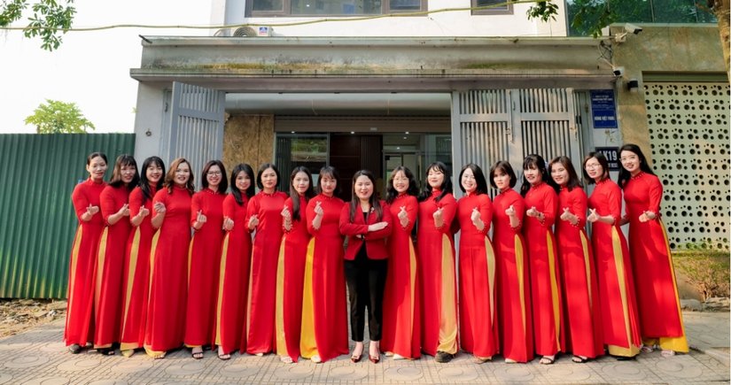 Đội ngũ nhân viên văn phòng